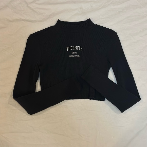 ASOS Bershka
Cropped long-sleeve - Picture 2 of 7